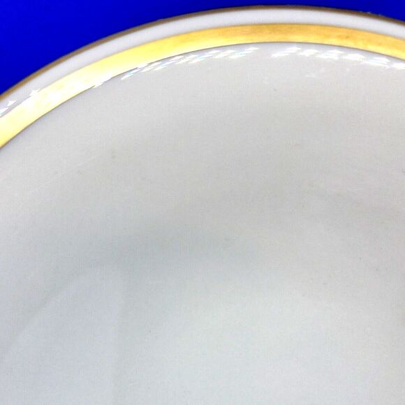 Lenox Pedestal Bowl Gold Trim pristine condition 9-3/8" - Picture 3 of 9